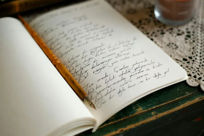 The Paper Trail Revolution: Why Some Drivers Still Write Their Way to Better Road Trips