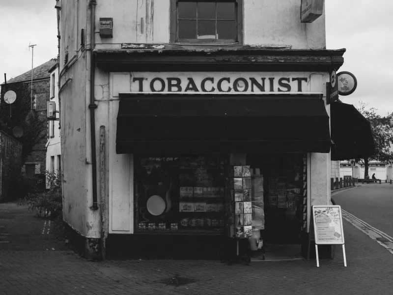 The Roadside Healers: When Main Street Pharmacists Were America's Highway Emergency Rooms