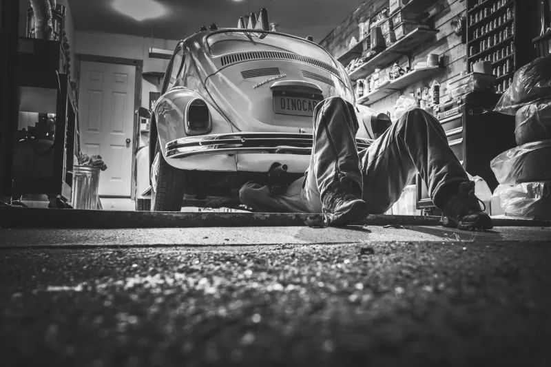 Grease, Gin, and Getaway Cars: The Speakeasy Garages That Accidentally Made America Smarter About Cars